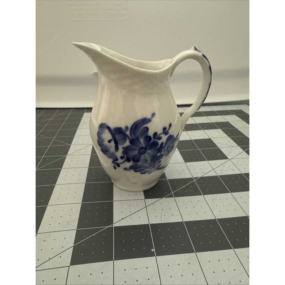 LATTIERA PORCELLANA ROYAL COPENHAGEN BLUE FLOWER 10/8026